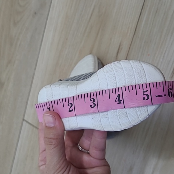 Us Sports Gray Kids Shoes Size 5 - Picture 9 of 9